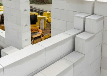 Какие ошибки чаще всего допускают строители при возведении домов из газобетона