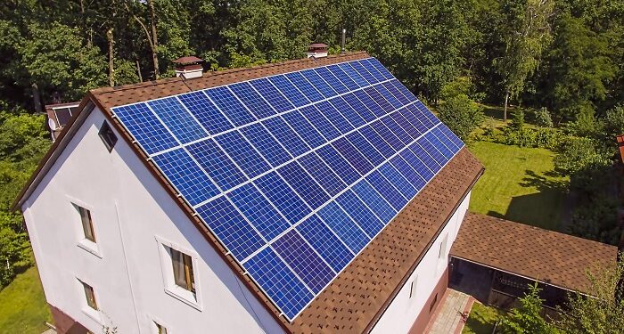 Домашня сонячна електростанція: ціна та від чого вона залежить
