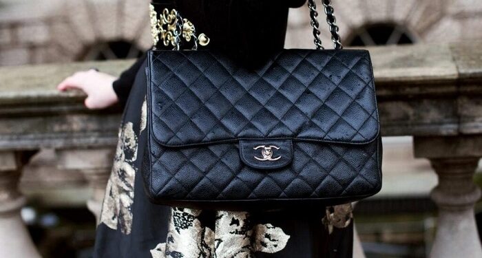 Chanel handbags: main advantages and popular types