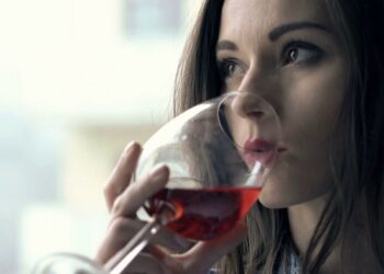 Який алкоголь найбільше полюбляють українські жінки