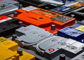 Огляд акумуляторів від AKU: різноманітність моделей та поради щодо вибору