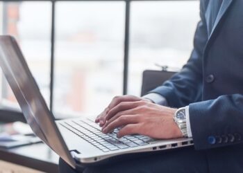 Як самостійно можна створювати інтернет магазин