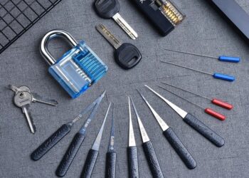Отмычки для вскрытия дверей: основные виды и советы по выбору