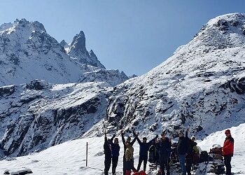 What is the best time for the Kanchenjunga circuit trek