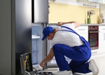 Как устранить шум в холодильнике своими руками