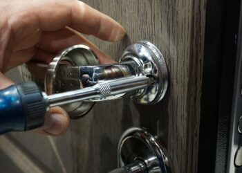 Служба вскрытия замков в Днепре: основные преимущества и перечень услуг