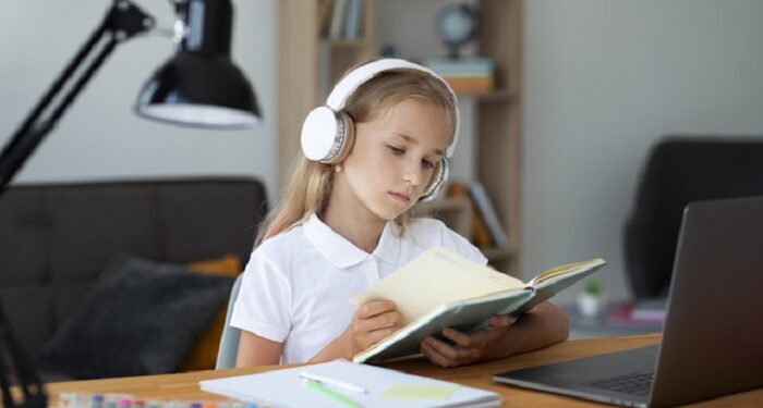 Дистанційне навчання в ОНЛАЙН ШКОЛІ 977, перебуваючи за межами країни