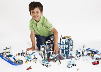 Как выбрать игрушку для мальчика 5 лет: критерии выбора и рекомендации