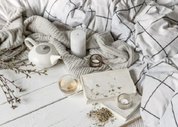 Модні тренди у постільній білизні 2025 року: кольори, принти, текстури