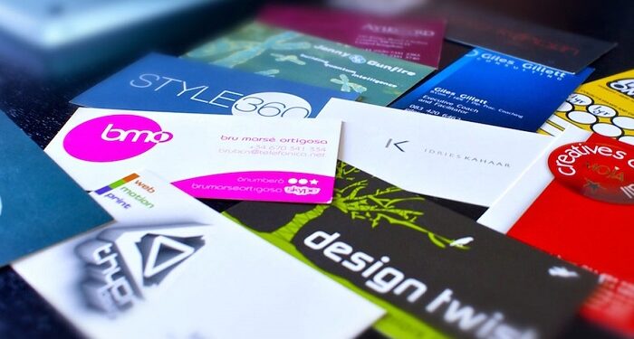 Особенности печати визиток: выбор материалов и эффективной технологии